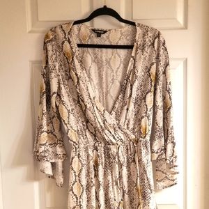 Express romper size S